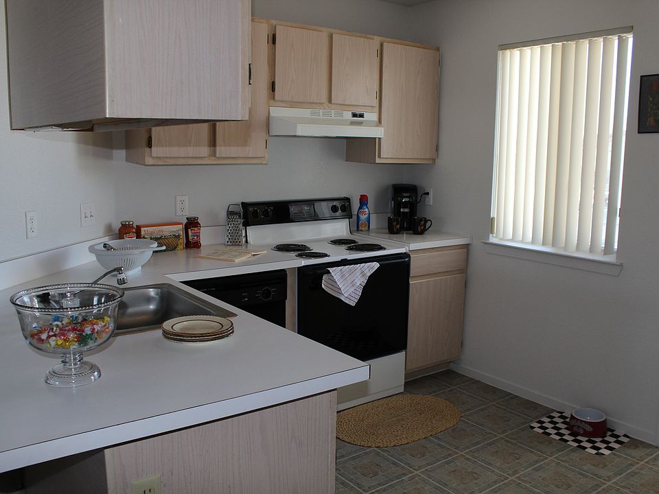 Snack bar style kitchen