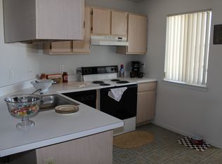 9180 Chatwell Club Ln APT 6, Davison, MI 48423