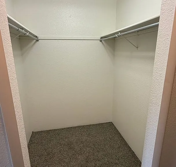 834 E Cedar Ct — Photo 9