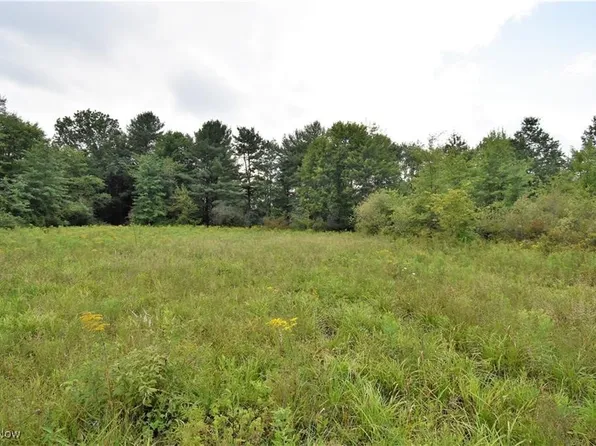 960 S Hubbard Rd, Lowellville, OH 44436