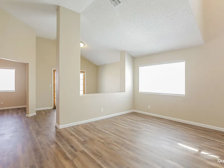 220 Coconut Grove Ct — Photo 6