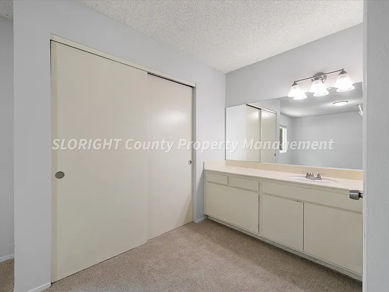 1351 Royal Way #4 — Photo 21