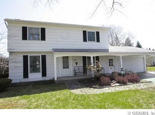 12 Stonehill Dr, Rochester, NY 14615