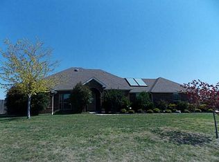 121 Springfield Ln, Waxahachie, TX 75165