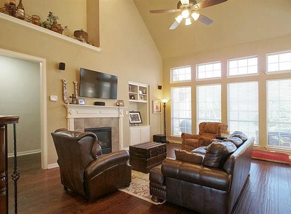 2nd image of 304 Parkview Dr