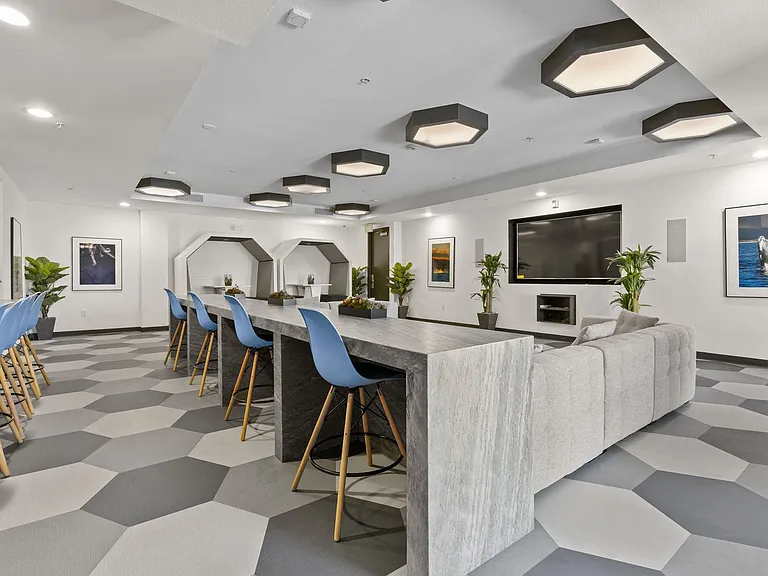 San Pedro Bank Lofts — Photo 5