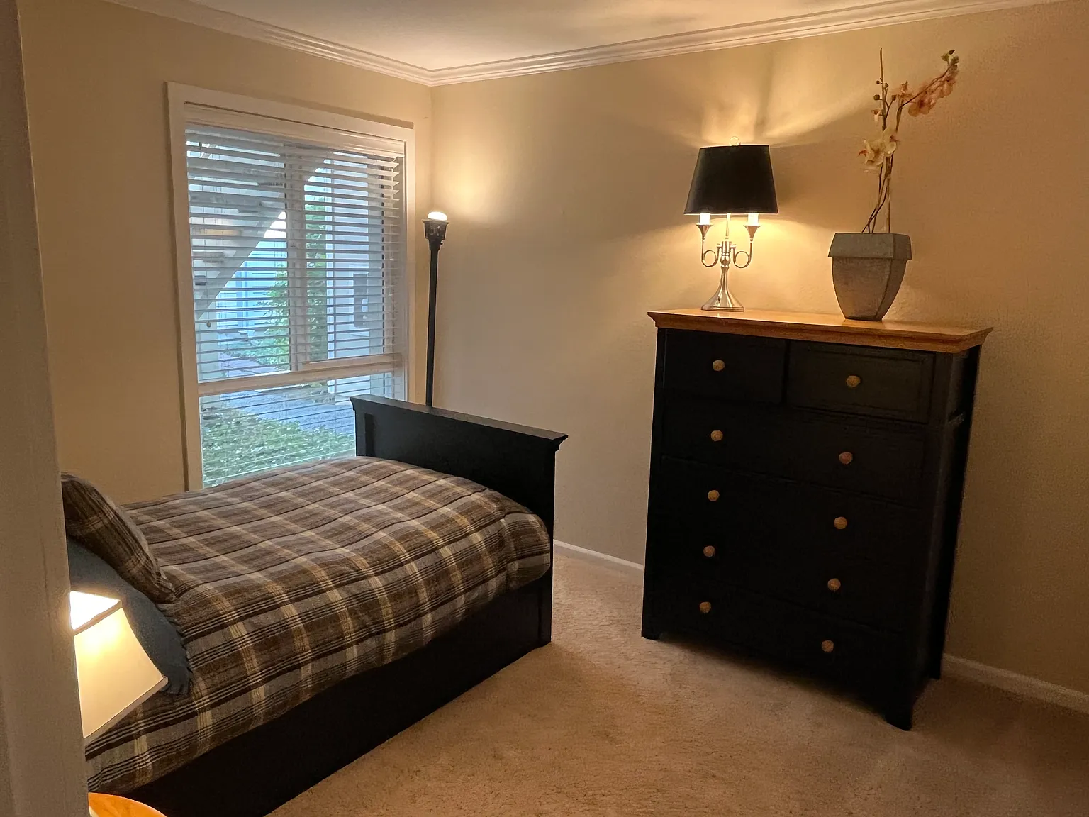 2 bed, 1300 sqft, $4,500 — Photo 4