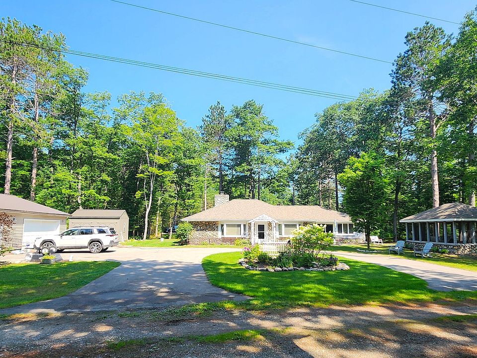 1st image of 15808 Adventure Ln