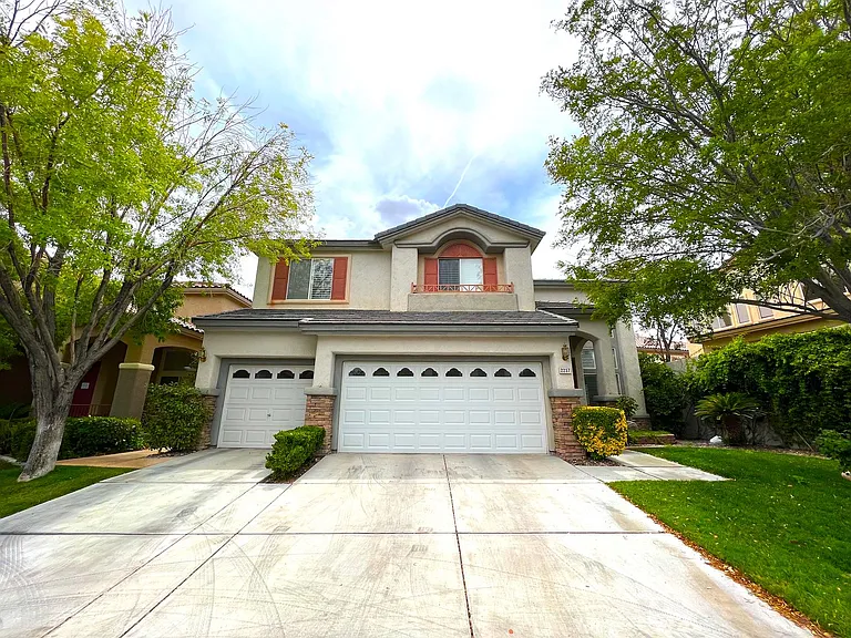 2237 Timber Rose Dr — Photo 1