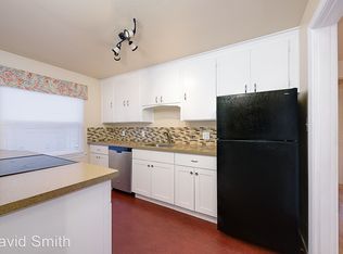 1305 N 41st St APT 5, Seattle, WA 98103