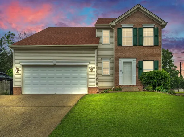 1233 Twin Circle Dr, Nashville, TN 37217