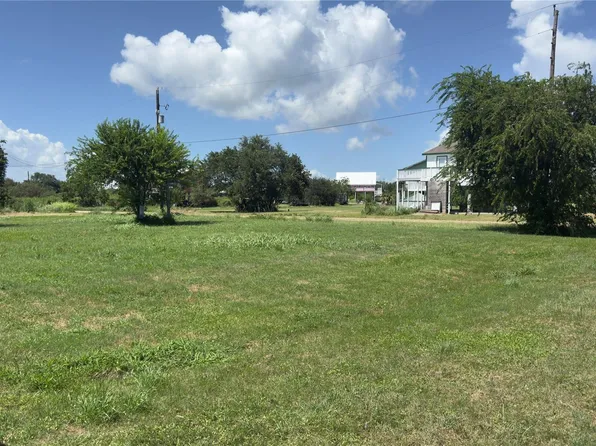 Quinn St, Sabine Pass, TX 77655