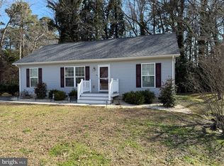 223 Roseneath Ave, Kilmarnock, VA 22482