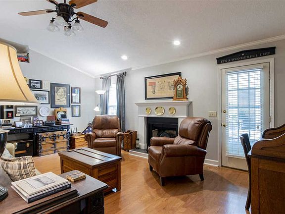 3rd image of 2757 Chickering Rd