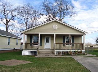 713 E Columbus Dr, Wharton, TX 77488