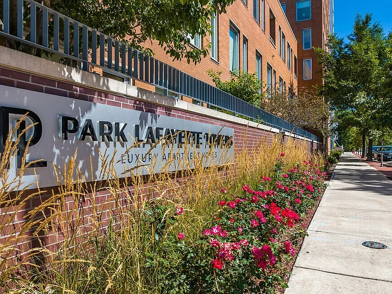 Park Lafayette Towers — Photo 39