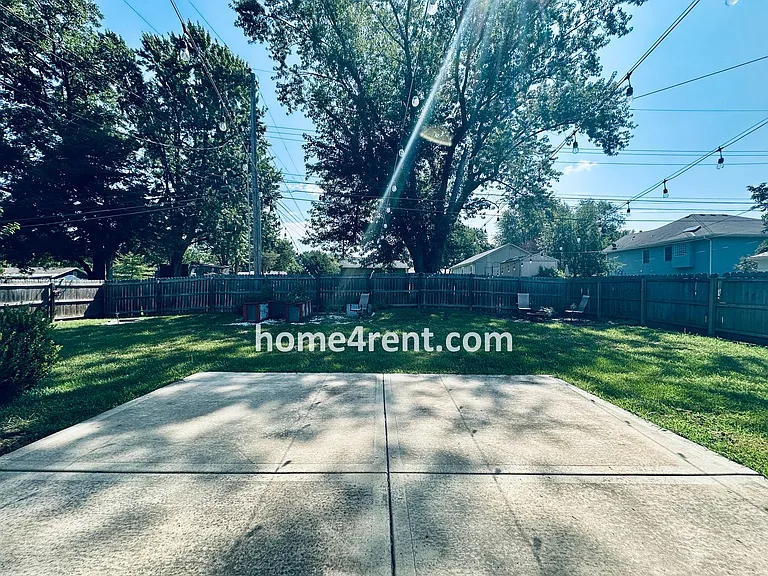8601 England St — Photo 44