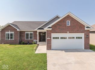 5755 Victory Dr, Columbus, IN 47203