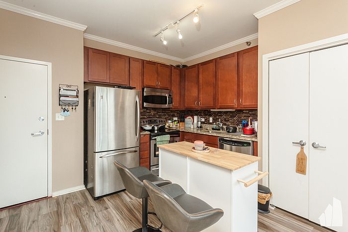 1st image of 1 E 8th St #505W