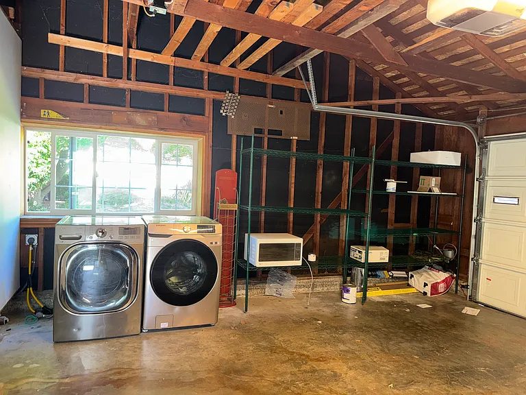 Garage [washer and dryer]