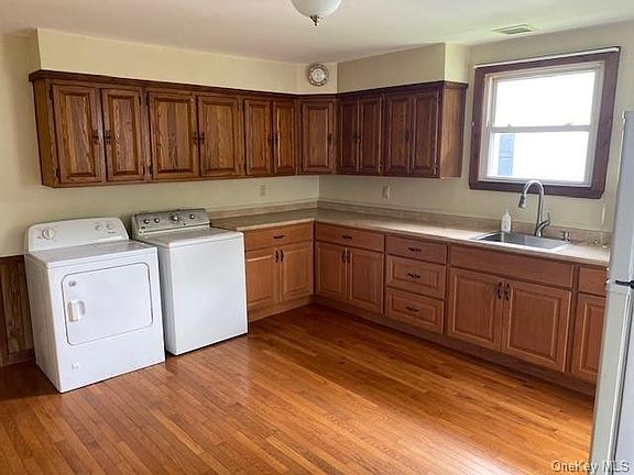 5th image of 12 Hughes Ln