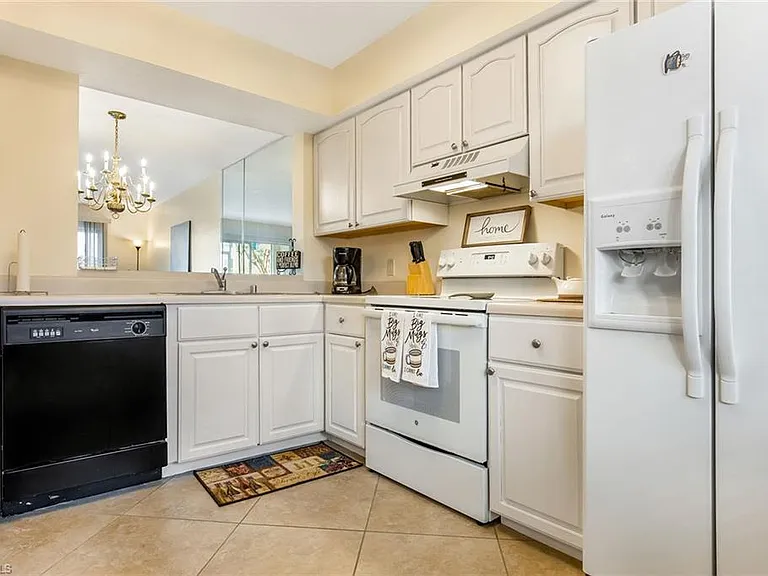 1075 Foxfire Ln #103 — Photo 8