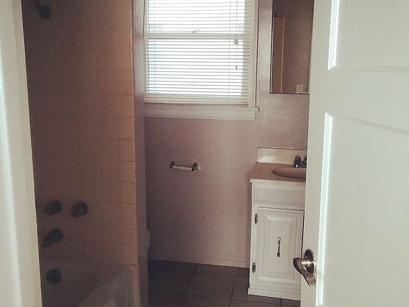 5th image of 52 Nieto Ave #52