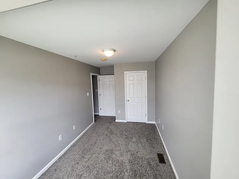 114 Vince Dr — Photo 47