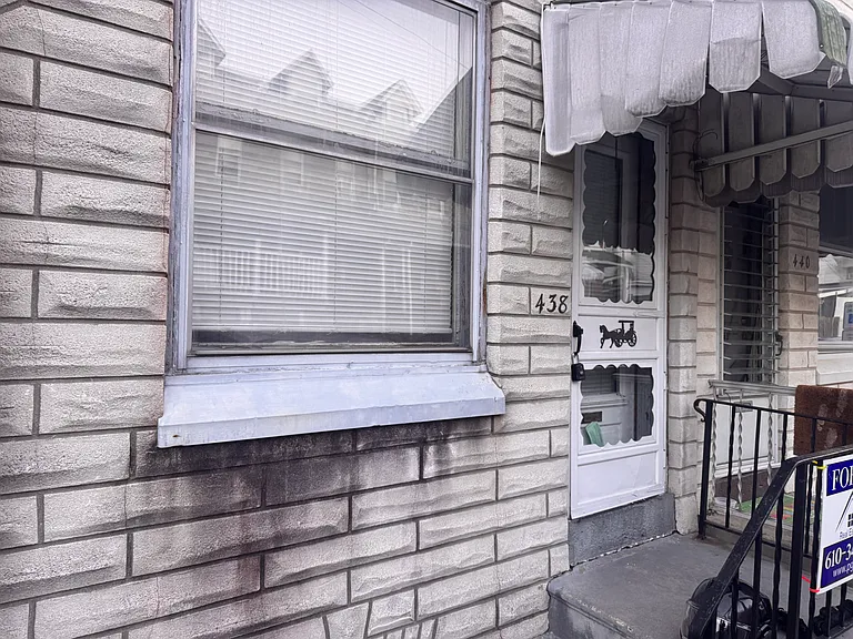 438 Linden St — Photo 11