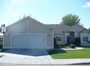 1483 Desert Springs Ave, Richland, WA 99352
