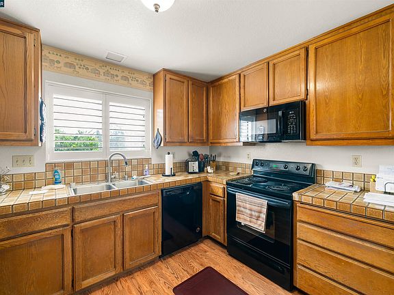 5th image of 2409 Lighthouse Ct
