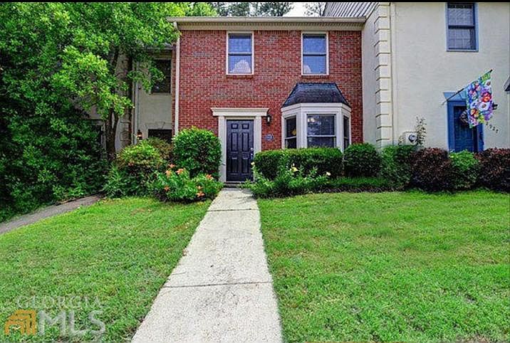 1st image of 2925 Governors Ct