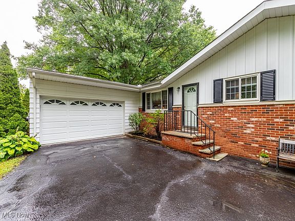 2nd image of 1410 Driftwood Ln