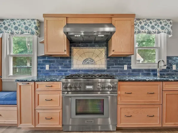 2685 Maple Swamp Rd, Dighton, MA 02715