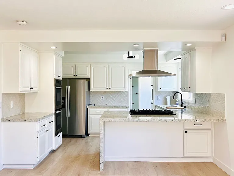 22637 Hickory Ave — Photo 8