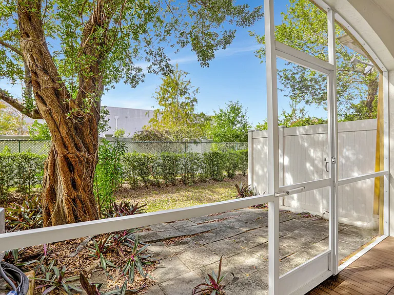 6527 Catalina Ln — Photo 16