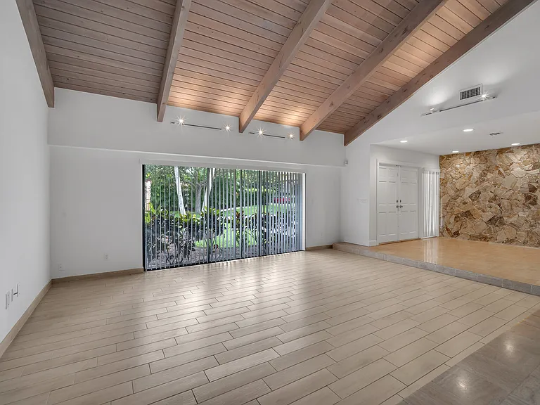 6878 Entrada Pl — Photo 8