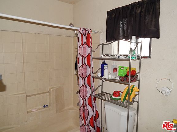4th image of 1724 E 111th Pl