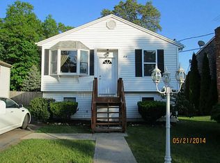64 Norman St, Cumberland, RI 02864