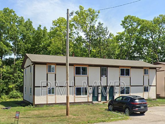 2nd image of 834 Whitethorne Ave Unit 834