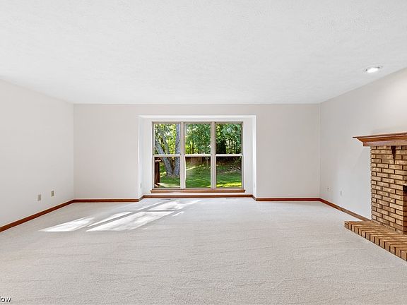 4th image of 2268 Canterbury Cir