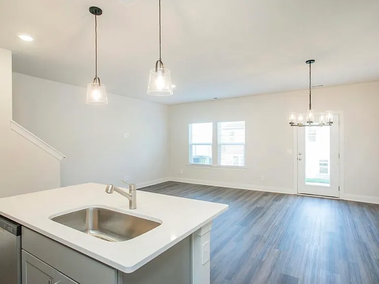 2304 Yukon Ct — Photo 10