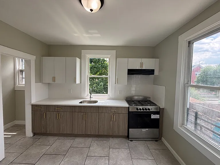 27-29 N Munn Ave #2 — Photo 10