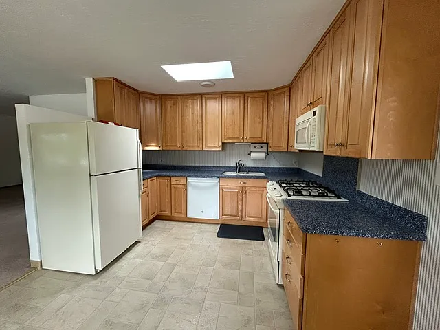 109 S Navarra Dr — Photo 8
