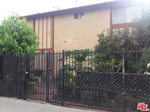 2nd image of 1233 Tamarind Ave