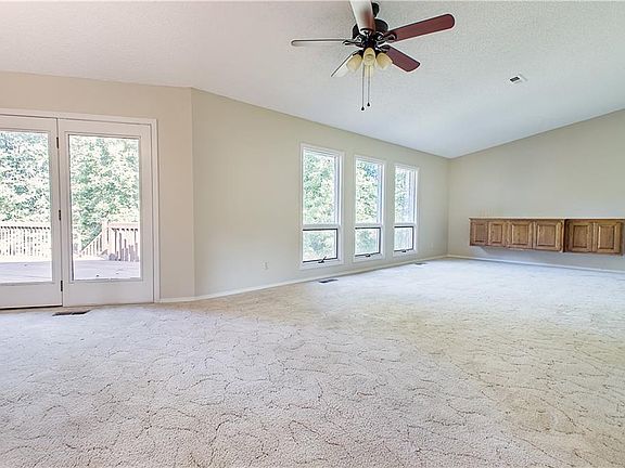 5th image of 1580 Forest Hills Blvd