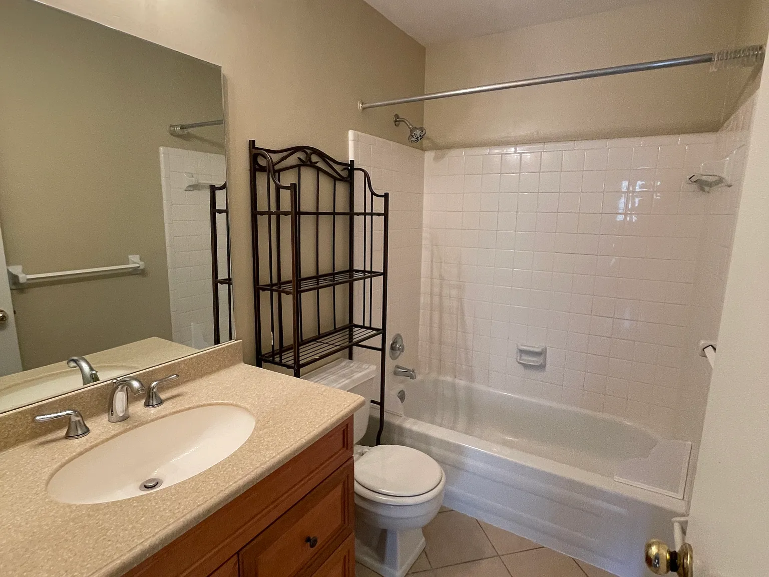 4 bed, 2.5 bath, 1750 sqft, $2,350 — Photo 4