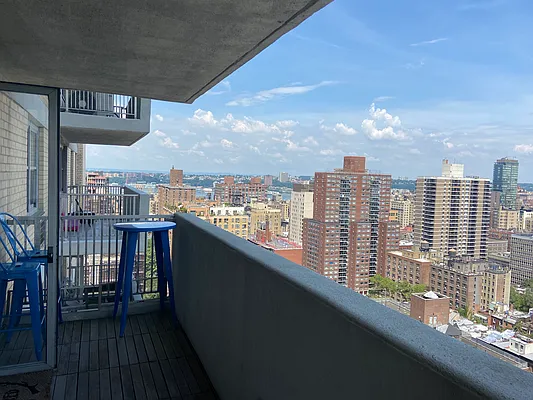 Rented by David Francis New York LLC | media 2