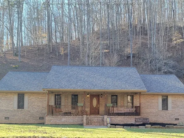 406 Sycamore Rd, Griffithsville, WV 25521