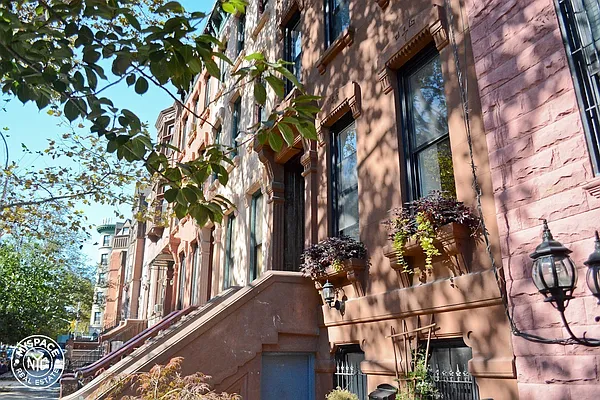 Rented by MySpaceNYC | media 6